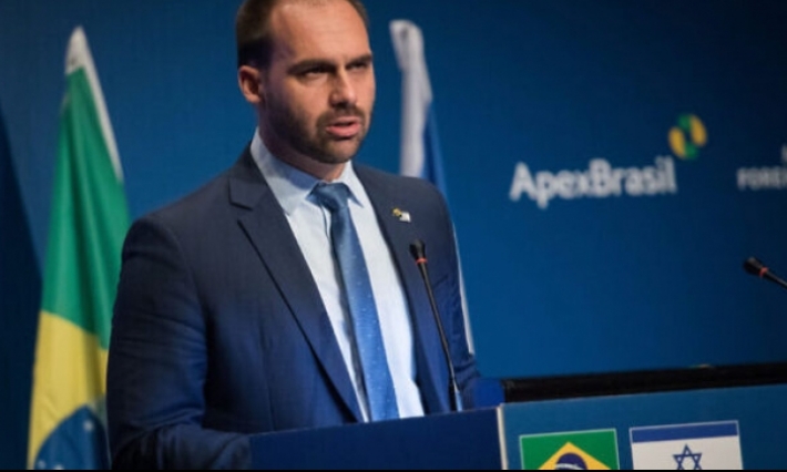نجل رئيس البرازيل يتهم الصين بنشر فيروس كورونا