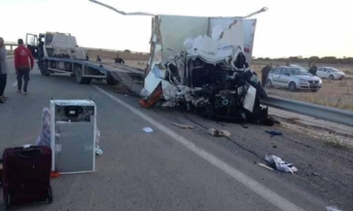 حادث مريع على مستوى الطريق السيارة صفاقس قابس يخلف 3 قتلى ومصابين اثنين