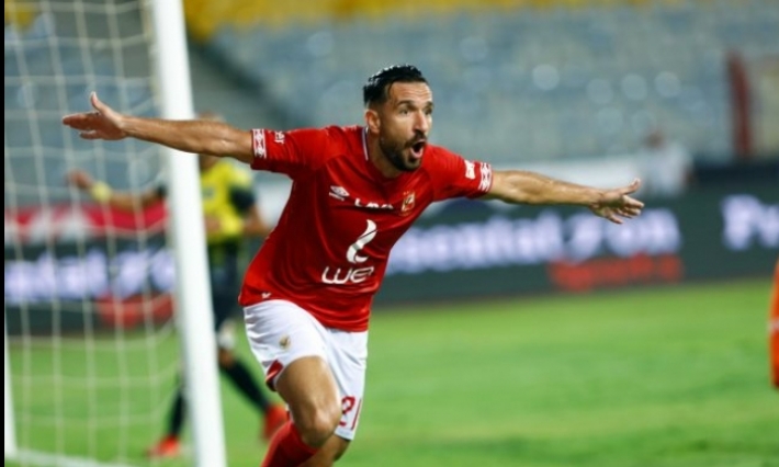 علي معلول يستعد لدخول نادي المائة مع الأهلي المصري 