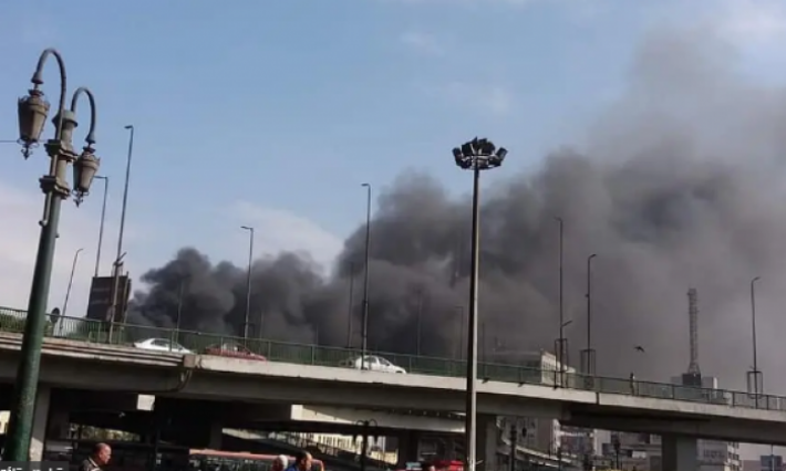 مصر: 10 قتلى وأكثر من 20 مصابا في اصطدام القطار بمحطة رمسيس 