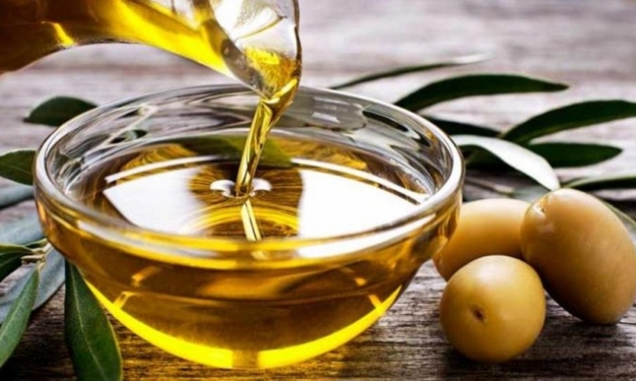 عرض زيت الزيتون البكر الممتاز للبيع بـ 7.800 د في هذه النقاط