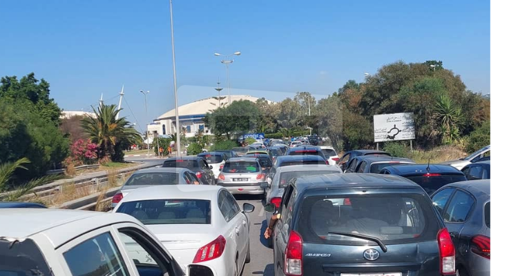 اختناق مروري في مدخل ملعب رادس