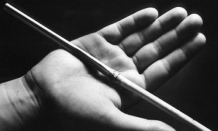 فضحها ''الفايسبوك'': الاحتفاظ بسيدة تضرب فتيات بالعصا 