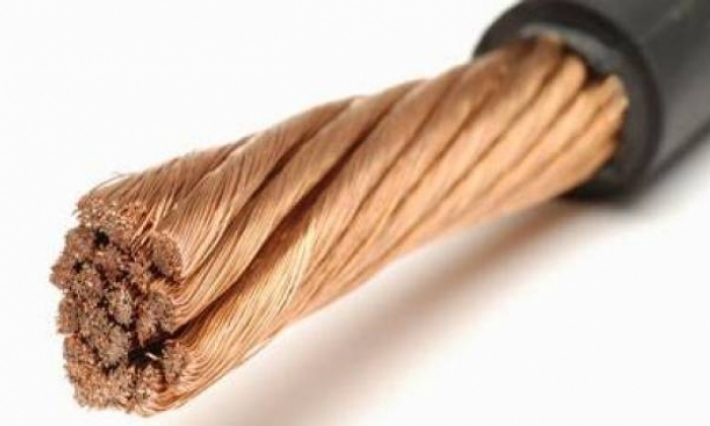 بن عروس: ضبط شخص بصدد سرقة أسلاك نحاسيّة تابعة لإحدى شركات الاتصالات