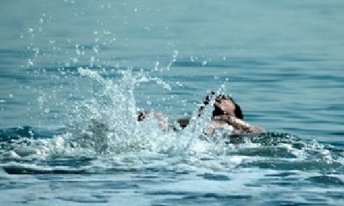 وفاة شخصين غرقا وإنقاذ 13 آخرين بشاطئ الصخور ببنزرت الشمالية