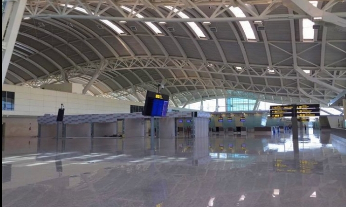 توقف الرحلات الدولية بمطار الجزائر الدولي