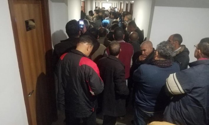 جامعة التعليم الثانوي ترد على قرار الاقتطاع من المرتبات بالاعتصامات المفتوحة