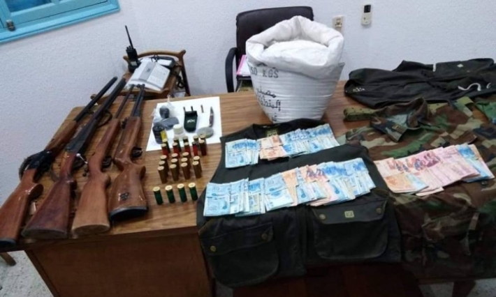 حجز بنادق صيد وخراطيش دون رخص وكمية من مادة الأمونيتر بالمهدية 