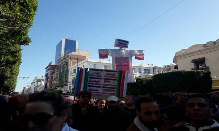 في يوم غضبهم: الأساتذة يحتجون ويرفعون ''ديقاج'' في وجه الاعلام 