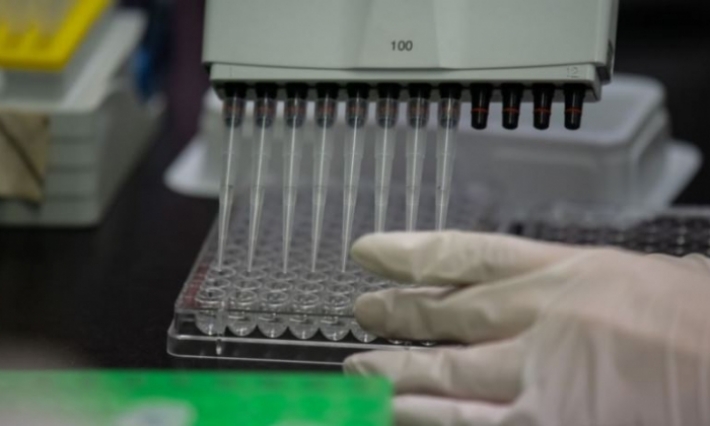 شركة فرنسية تعرض أول دواء لعلاج مرضى كورونا