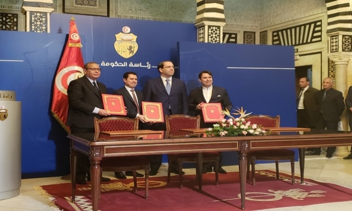 يوسف الشاهد يشرف على امضاء الميثاق الوطني للنسيج 