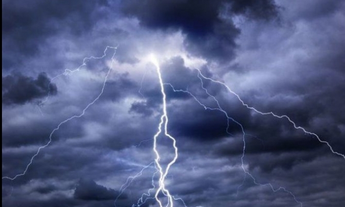 أمطار رعدية بالمناطق الغربية ستشمل السبت بقية المناطق