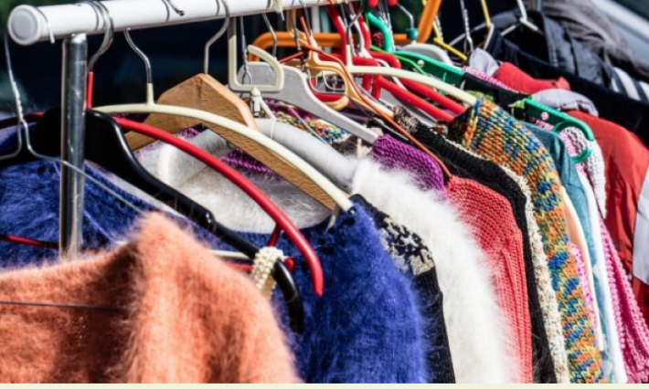 إجراءات جديدة لتنظيم قطاع تجارة الملابس المستعملة