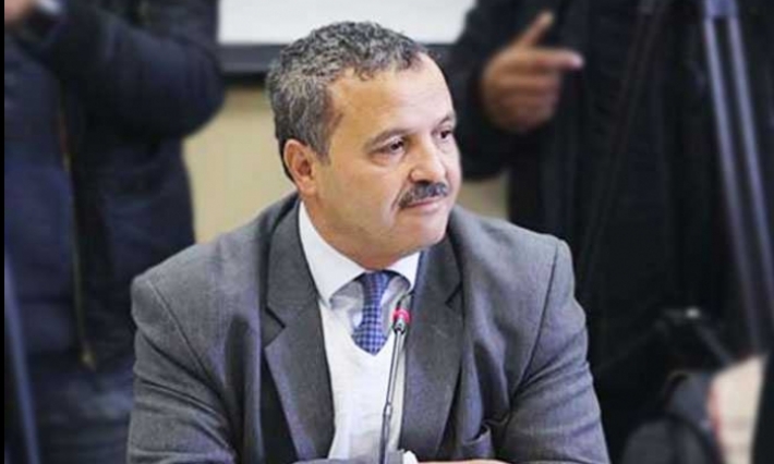 وزير الصحة: أحد العائدين من الخارج كاتب لاباس والحمد لله بدل أن يدون معطياته الشخصية 