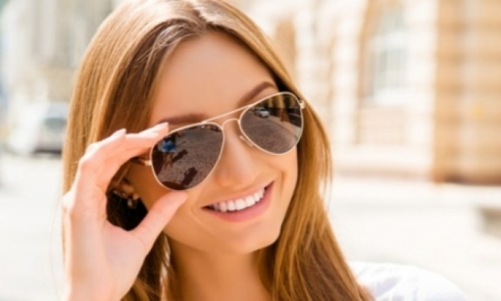 ارتداء النظارات يساعد على الحماية من فيروس كورونا