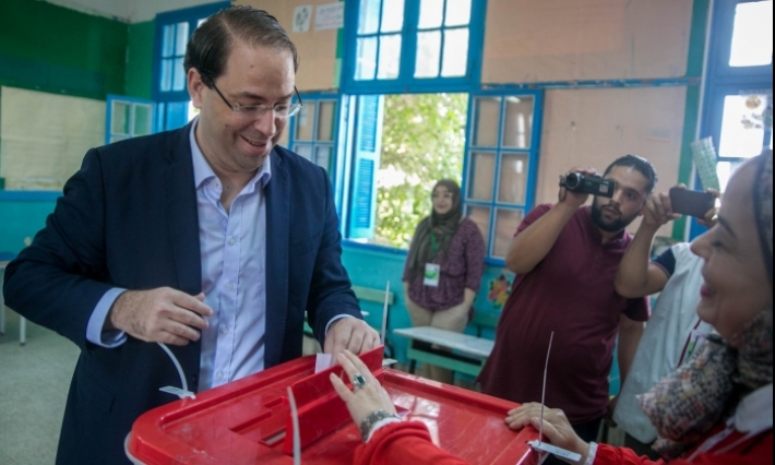 يوسف الشاهد يهنئ قيس سعيد بالفوز في الانتخابات الرئاسية