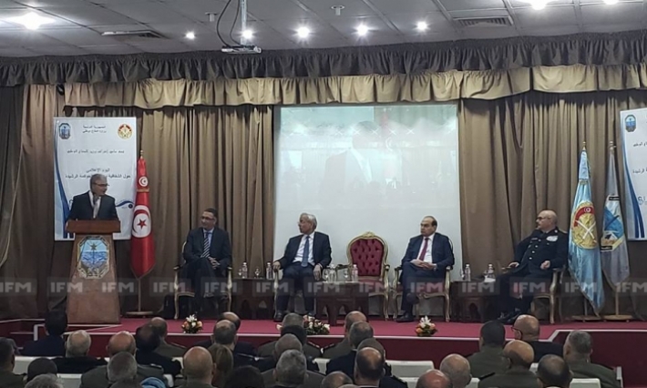 وزير الدفاع: 11 أوروبيا مسلحا حاولوا اجتياز الحدود البحرية التونسية