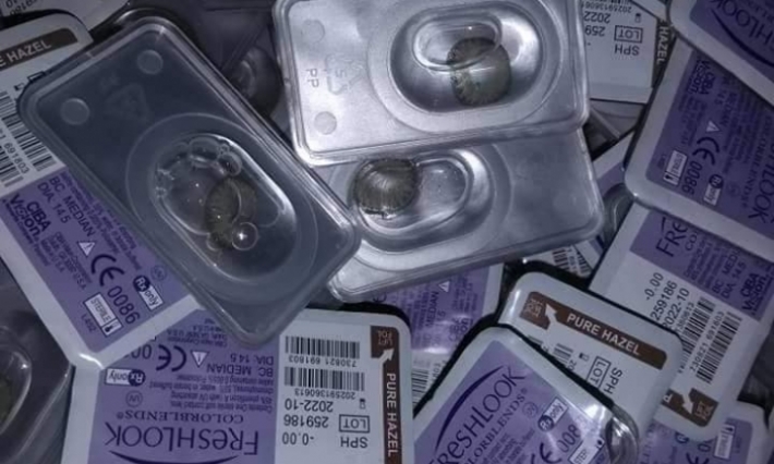 حجز كمية هامة من عدسات العين مهربة من القطر الليبي