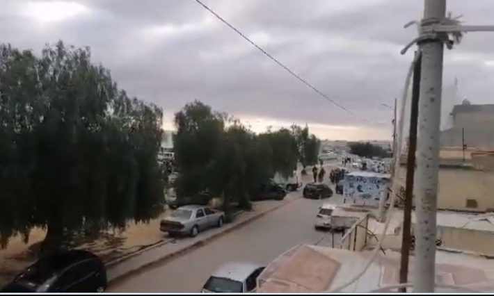 بعد وفاة طالبة: محتجون يغلقون الطريق الحزامية بسوسة