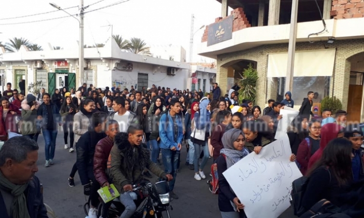 "لا لسنة بيضاء": شعار رفع خلال مسيرة تلمذية بتوزر