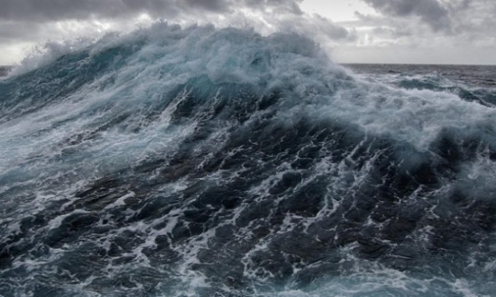 رياح قوية ومعهد الرصد الجوي يدعو إلى الحذر