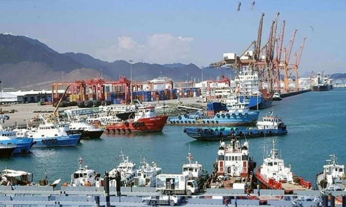 الإمارات تعلن تعرض أربع سفن تجارية إلى أعمال تخريب    