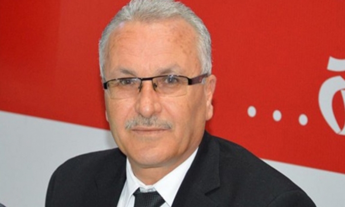 والي بن عروس يكسر إضراب ناقلي مادة الفارينة ويكلف الأمن بمتابعة الموضوع