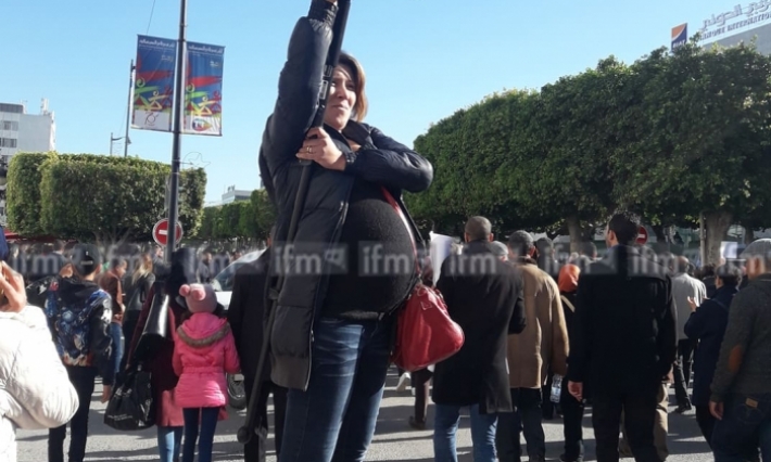 الاعتداء على مصورة تلفزية حامل في يوم غضب الأساتذة