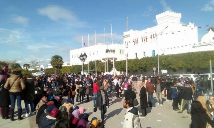 فك اعتصام المعلمين النواب بالقصبة