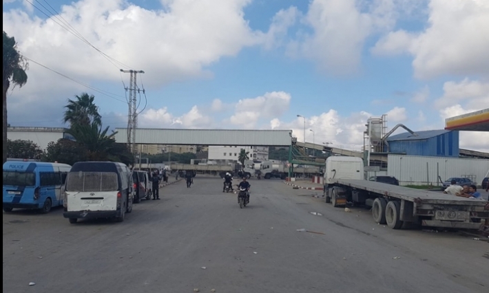 بنزرت: فتح الطريق رقم 11 بالقوة العامة بعد غلقه من قبل محتجين 