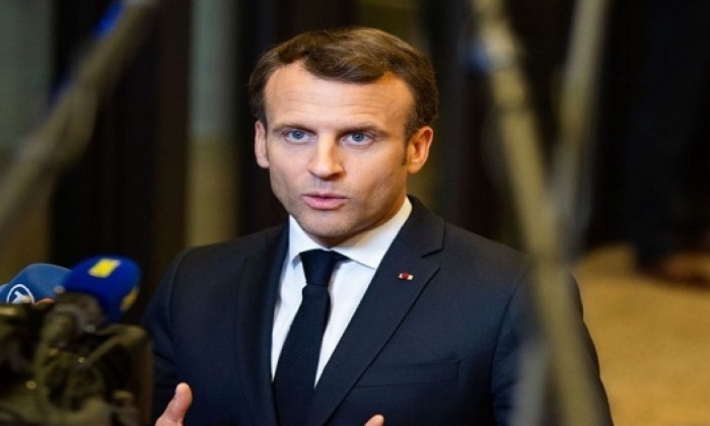 الرئيس الفرنسي يستدعي حاملتي طائرات ويأمر الجيش بالتحرك 