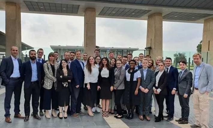 وزارة الخارجية تنفي زيارة وفد شبابي تونسي الى الأراضي الفلسطينية المحتلة