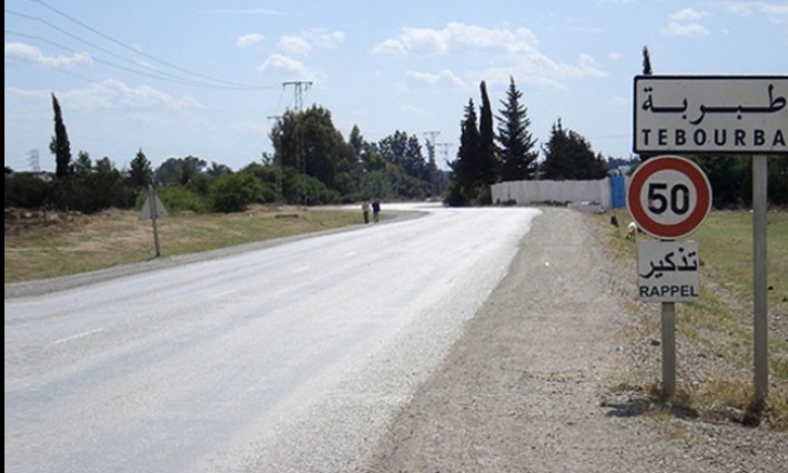    منوبة | طبربة : الأهالي يقطعون "طريق الموت" للمطالبة بإنارتها وتجهيزها بالمخفضات 