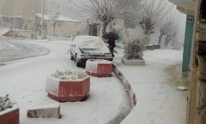 الكاف: عاصفة ثلجية تتسبب في غلق هذه الطرقات 