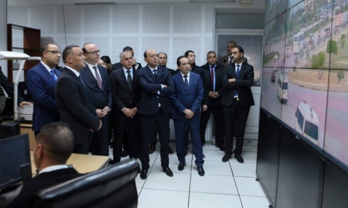 رئيس الحكومة يعاين سير غرفة العمليات المركزية بوزارة الداخلية