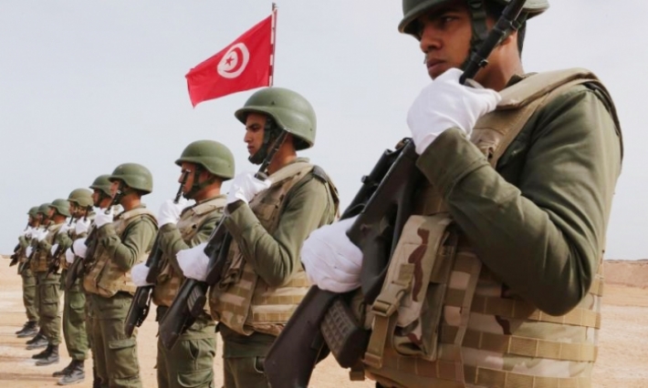 وزارة الدفاع تدعو العسكريين إلى مزيد اليقظة والحذر بسبب الوضع الأمني في ليبيا 