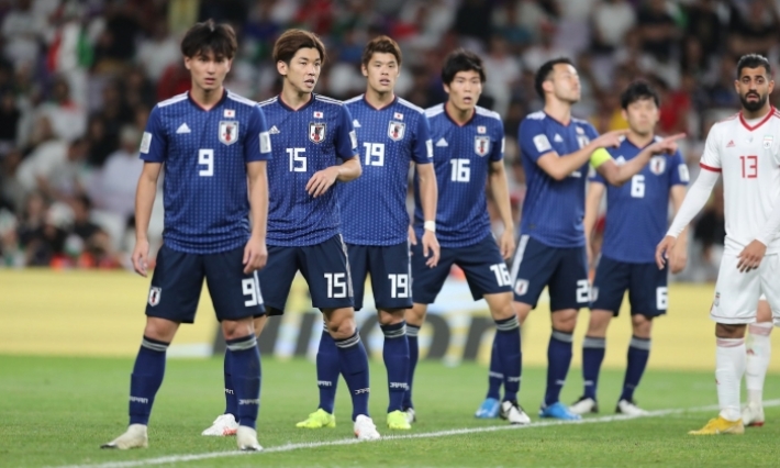 الساموراي الياباني يكتسح إيران بثلاثية ويبلغ نهائي كأس الأمم الآسيوية