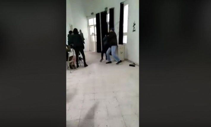 فيديو صادم لاعتداء أستاذ في بني خلاد على تلميذة بالعنف: المندوب الجهوي للتربية يوضح
