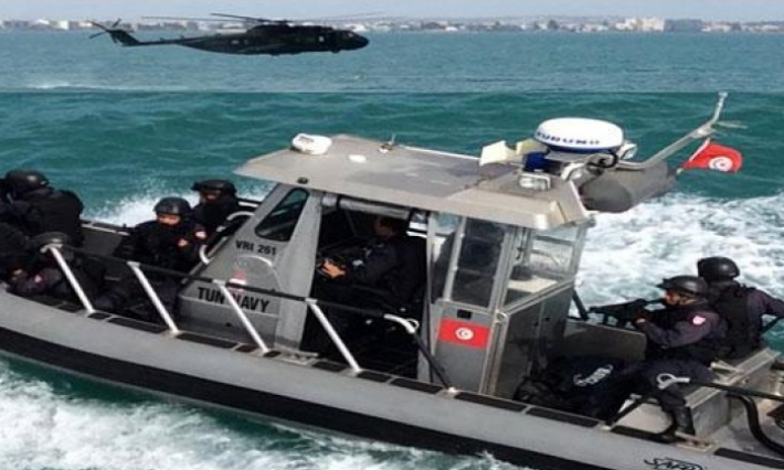 انقاذ 9 مهاجرين تونسيين سريين بعد تعطل مركبهم