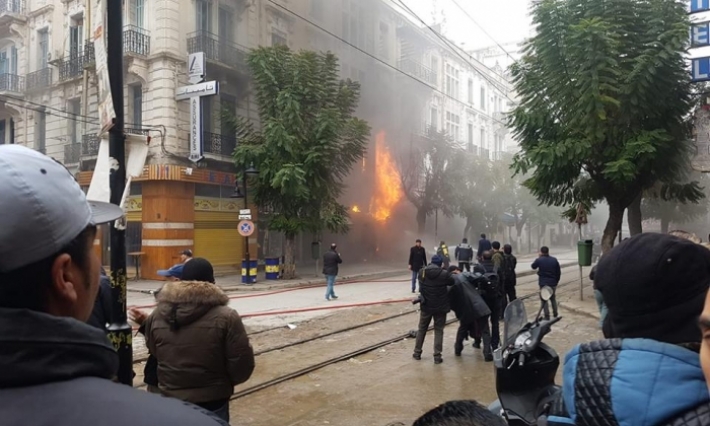 تسبب في أضرار مادية هامة: شهود يكشفون سبب الحريق الذي اندلع في شارع قرطاج وسط العاصمة