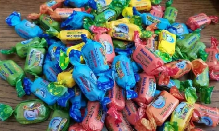 بنزرت: حجز 12960 قطعة من علكة "الدلفين "