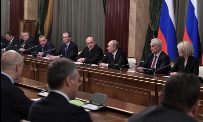 روسيا تغلق كافة المطاعم والمقاهي 