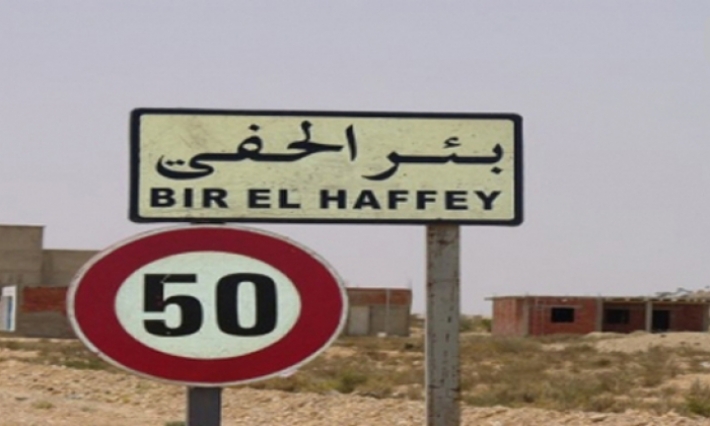 بئر الحفي: حادث اصطدام شاحنة بسيارة تابعة للحرس الديواني يخلف قتيلين و4 جرحى