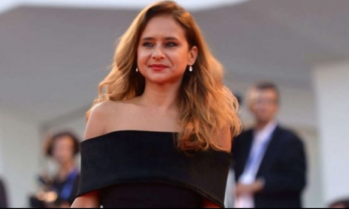 نقل نيللي كريم للمستشفى 