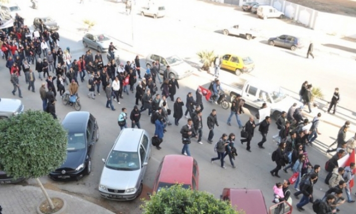 عدد من تلاميذ معهد مجيدة بوليلة بصفاقس يرفضون الالتحاق بمقاعد الدراسة ويلوّحون بالتصعيد