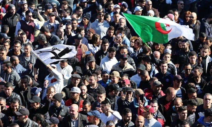 الجزائر: وفاة شاب بعد إصابته في الاحتجاجات الأسبوع الماضي
