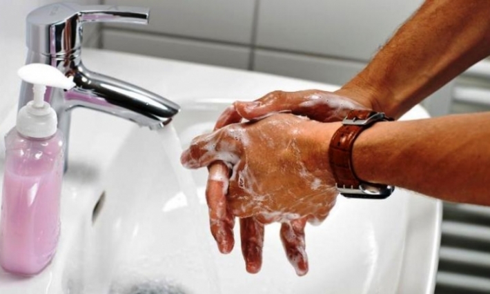 العاصمة: تركيز وحدات صحية وآلات توزيع المطهر لغسل الأيدي