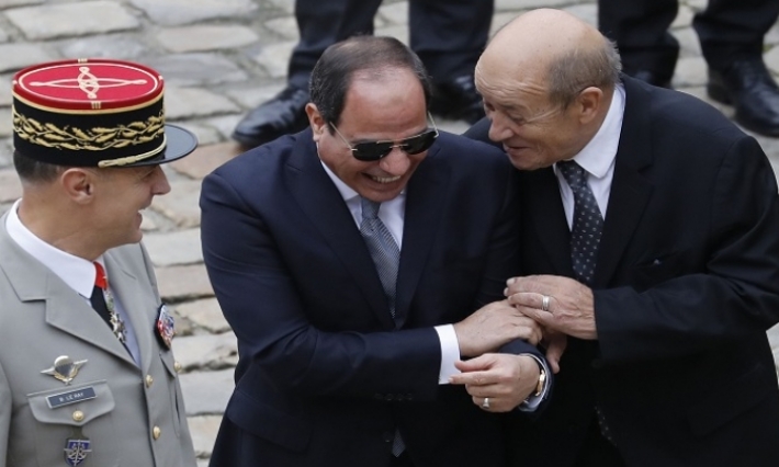 بالفيديو: طائرة عبد الفتاح السيسي أو فندق فاخر ميزته التحليق في الأجواء 