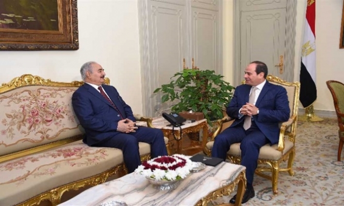 في لقاء السيسي بحفتر: الرئيس المصري يدعو إلى ضرورة القضاء على الارهاب وإعادة إعمار ليبيا 