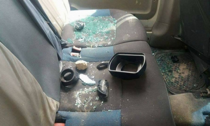 اعتداء بالحجارة على سيارة وحدة الإنتاج التلفزي بالكاف